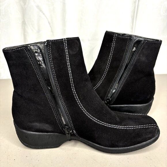 Clarks Ashlyn Black Suede Square Toe Zip Wedge Ankle‎ Bootie Womens Size 6.5 - Picture 7 of 10
